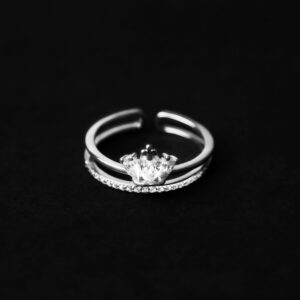 Inel Crown Argintiu decorat cu Diamante Simulate